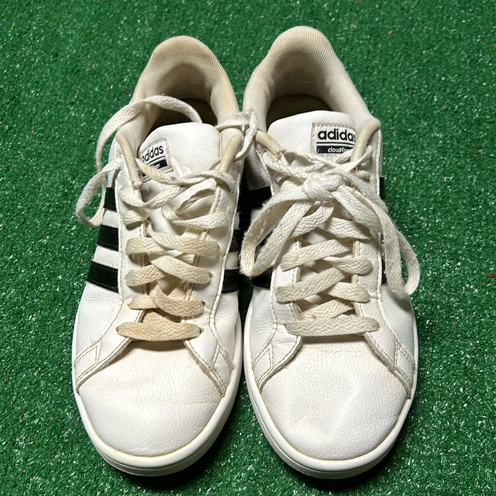 Adidas cloud foam women’s size 7.5 shoes!